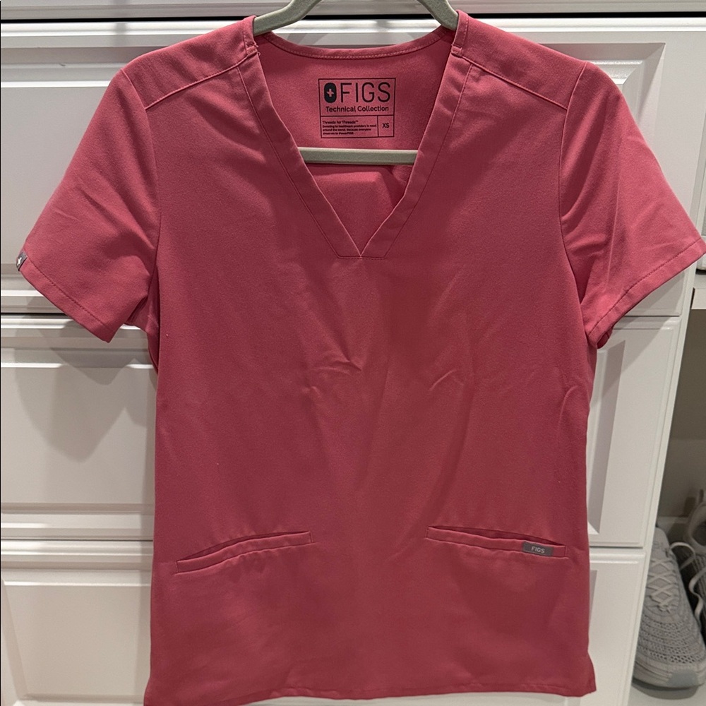 Figs Women's Pink Scrub set